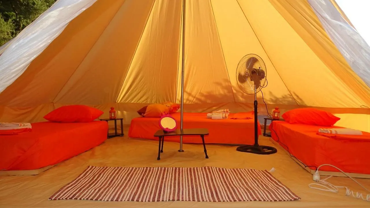 Lüks kamp alanı Glamping Bunec Otel Piqeras