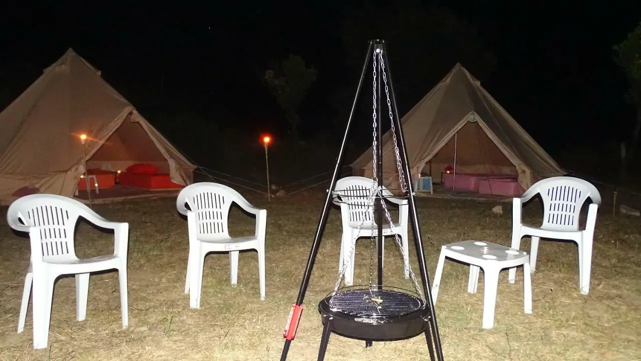 Lüks kamp alanı Glamping Bunec Otel Piqeras