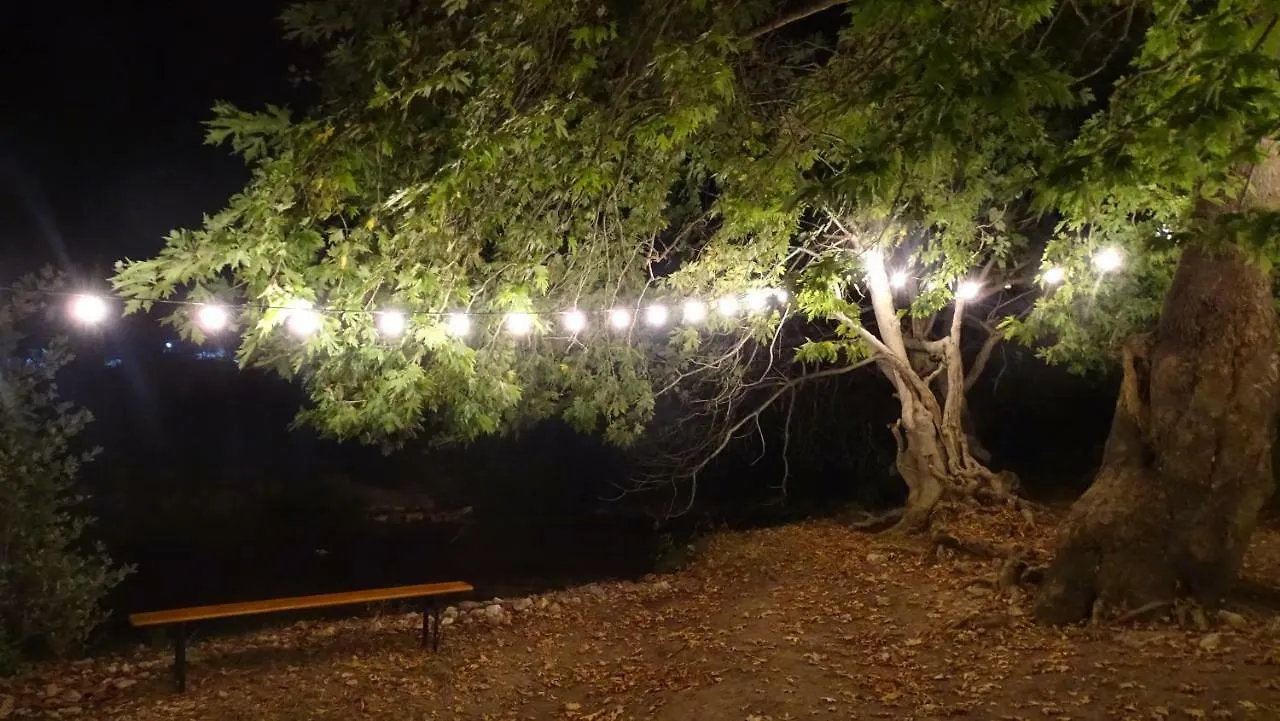 Glamping Bunec Otel Piqeras